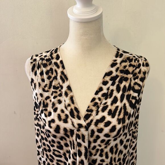 Vince Camuto animal print sleeveless blouse Size XS - Picture 3 of 8